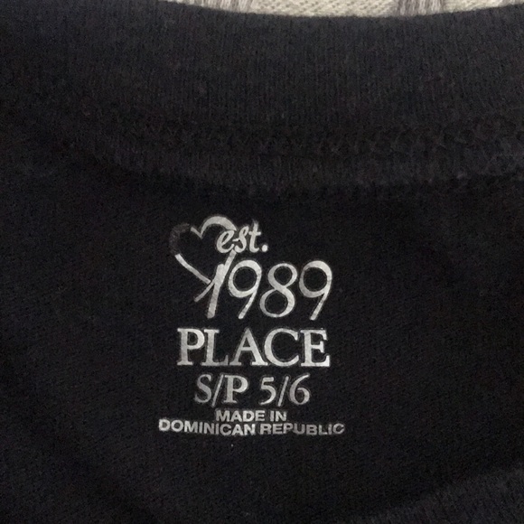 The Children’s Place Black Skull T-shirt 5/6 - Picture 3 of 4